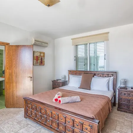 Villa Four Bedrooms 1309 Protaras