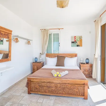 Four Bedrooms 1309