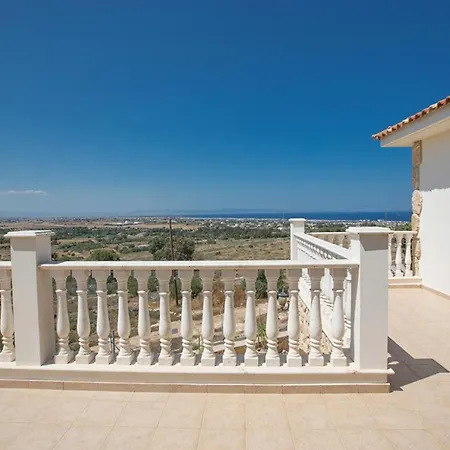 Four Bedrooms 1309 *
