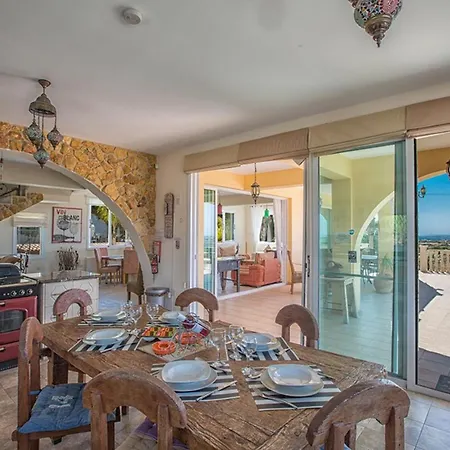 Villa Four Bedrooms 1309